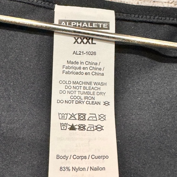 Alphalete Crop Top - Picture 2 of 4